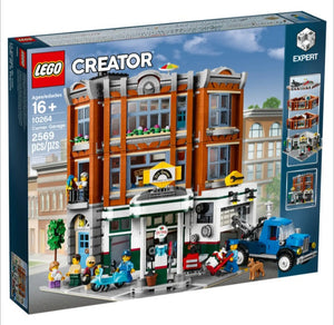 LEGO Corner Garage 10264